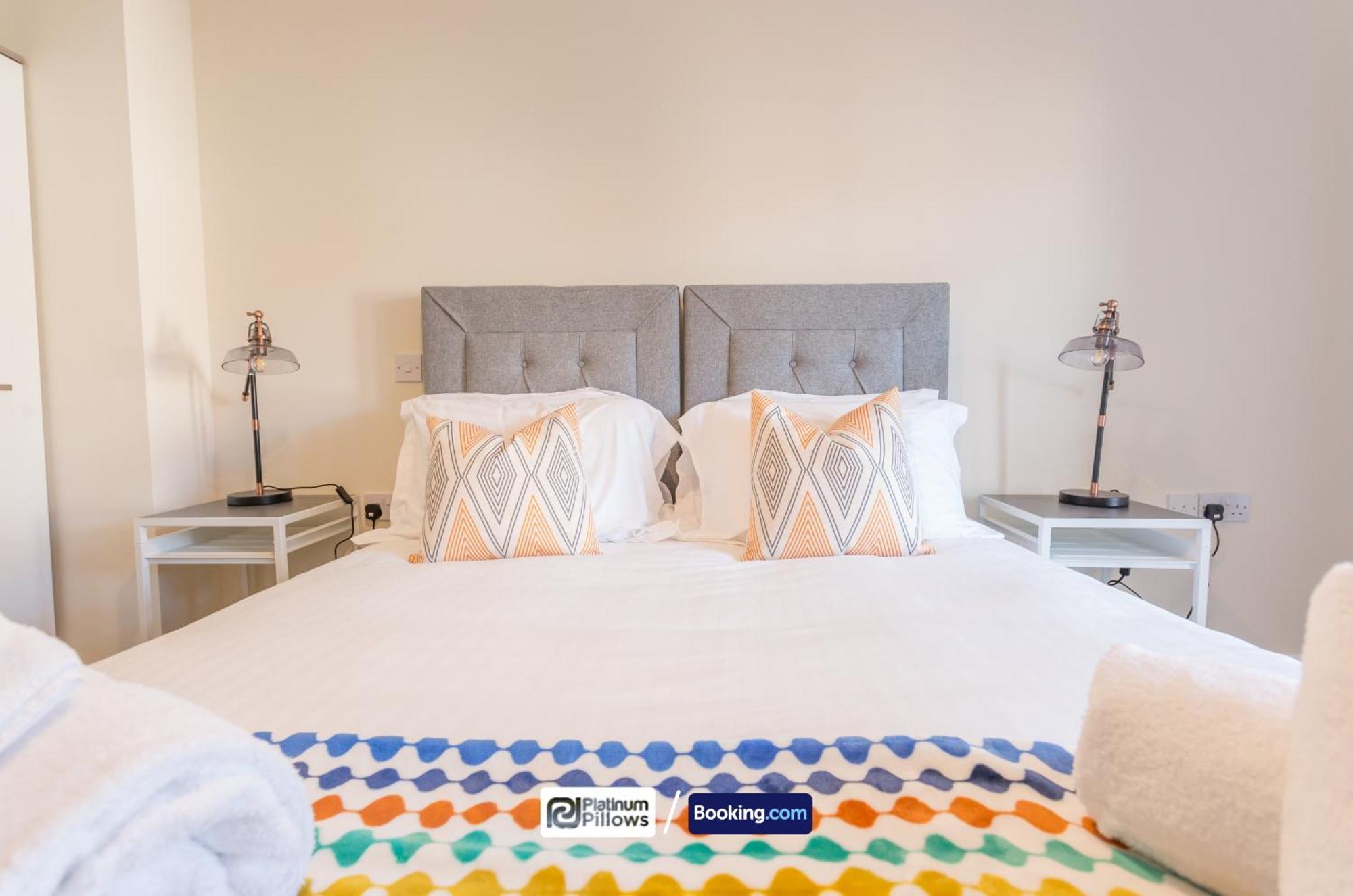 Modern Oxford 2 Bedroom Apartments, Families & Contractor Accommodation, Near John Radcliffe Hospital Apartment