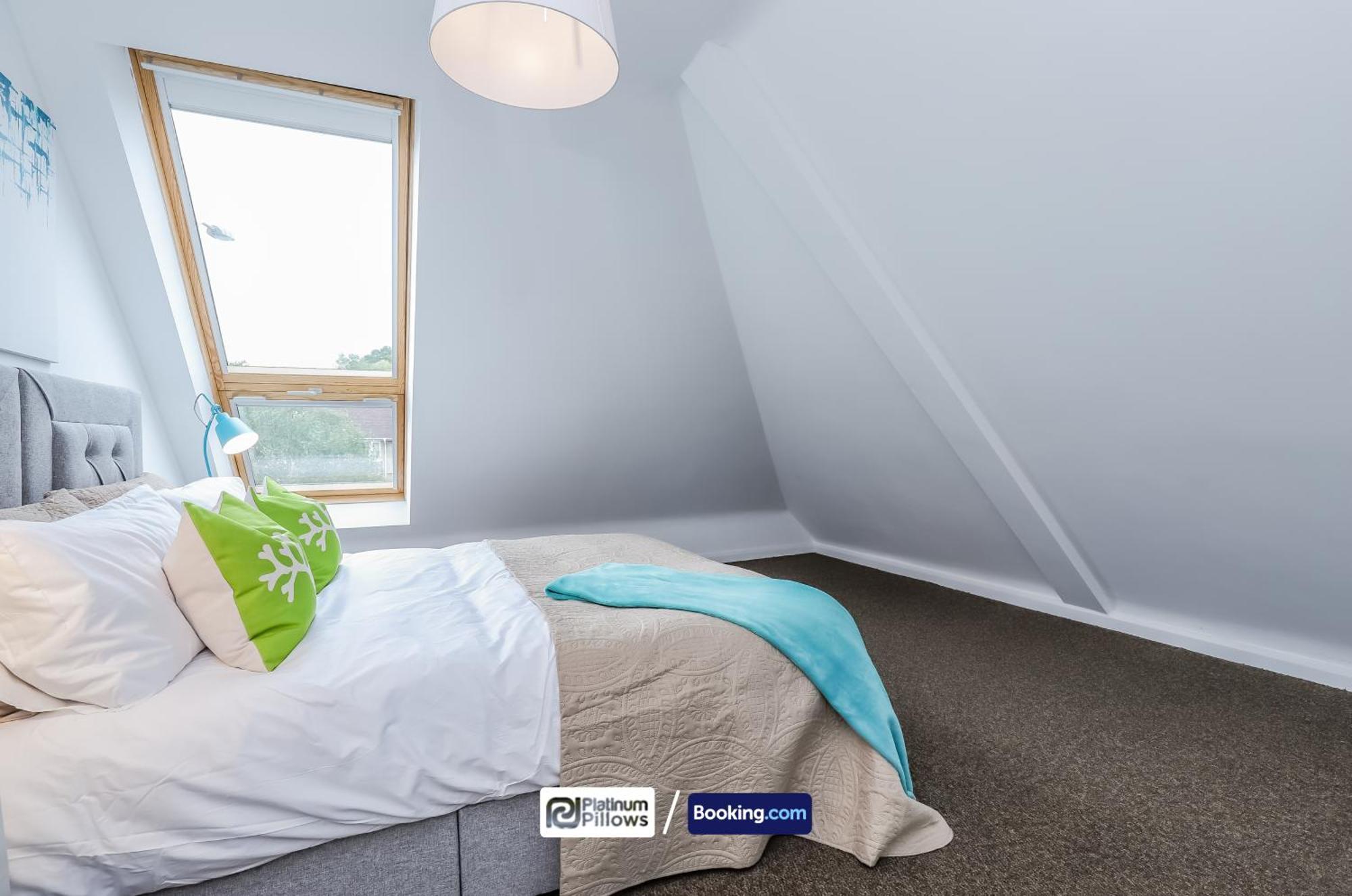 Modern Oxford 2 Bedroom Apartments, Families & Contractor Accommodation, Near John Radcliffe Hospital Apartment Oxford