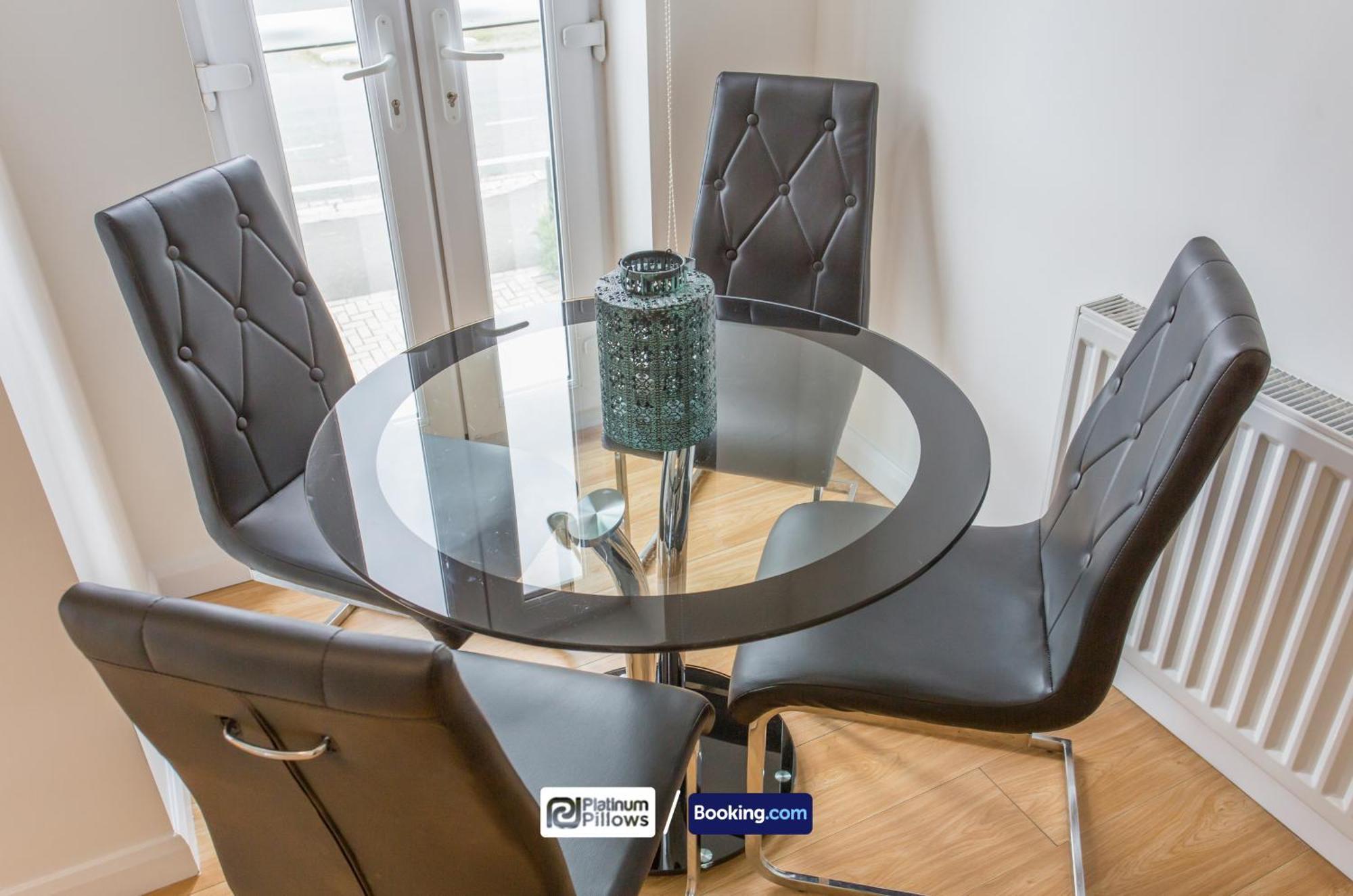 Modern Oxford 2 Bedroom Apartments, Families & Contractor Accommodation, Near John Radcliffe Hospital Apartment *