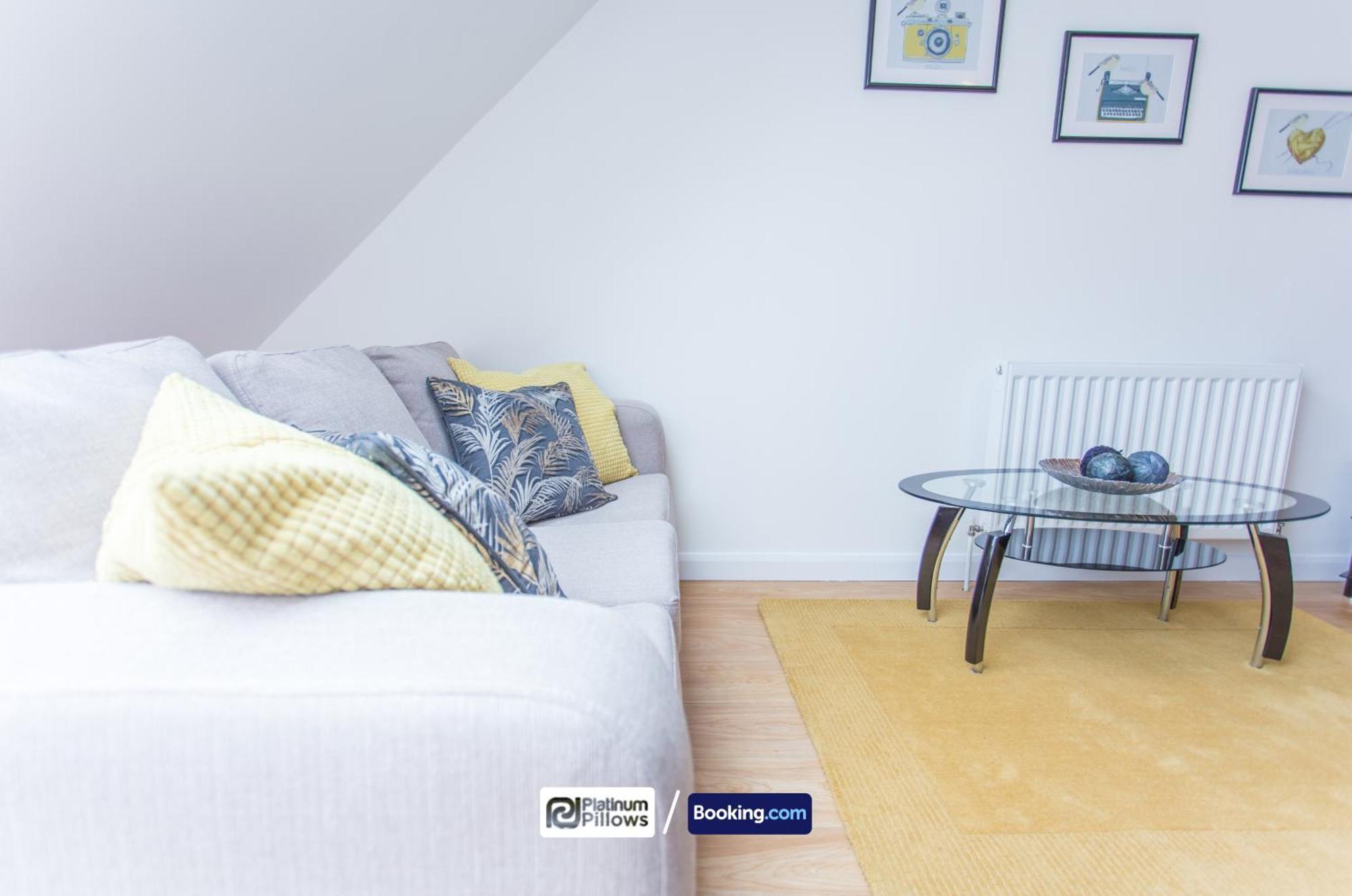 Modern Oxford 2 Bedroom Apartments, Families & Contractor Accommodation, Near John Radcliffe Hospital Apartment